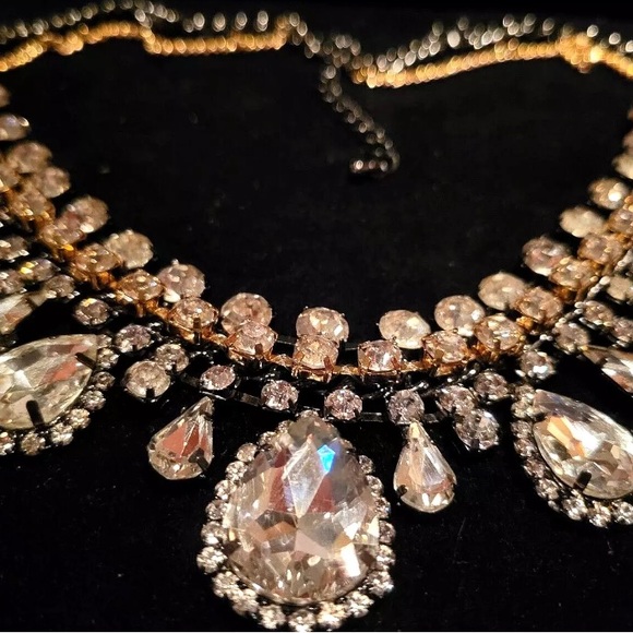 Diamanté Designer Oval Pendant Crystal Choker - Picture 2 of 5